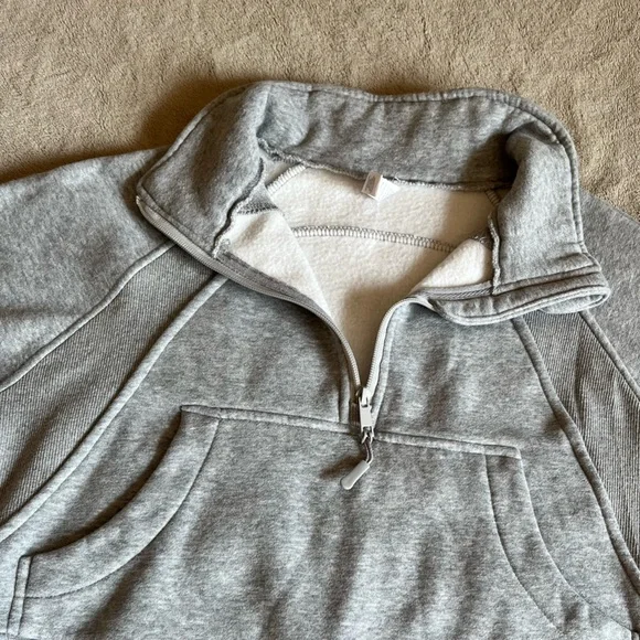 Cropped 1/2 Zip Sweatshirt - Picture 5 of 8
